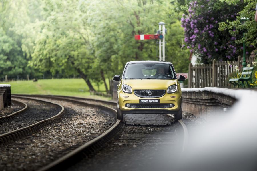  Smart ForRail Concept 2015 года  (фото 3 из 19)